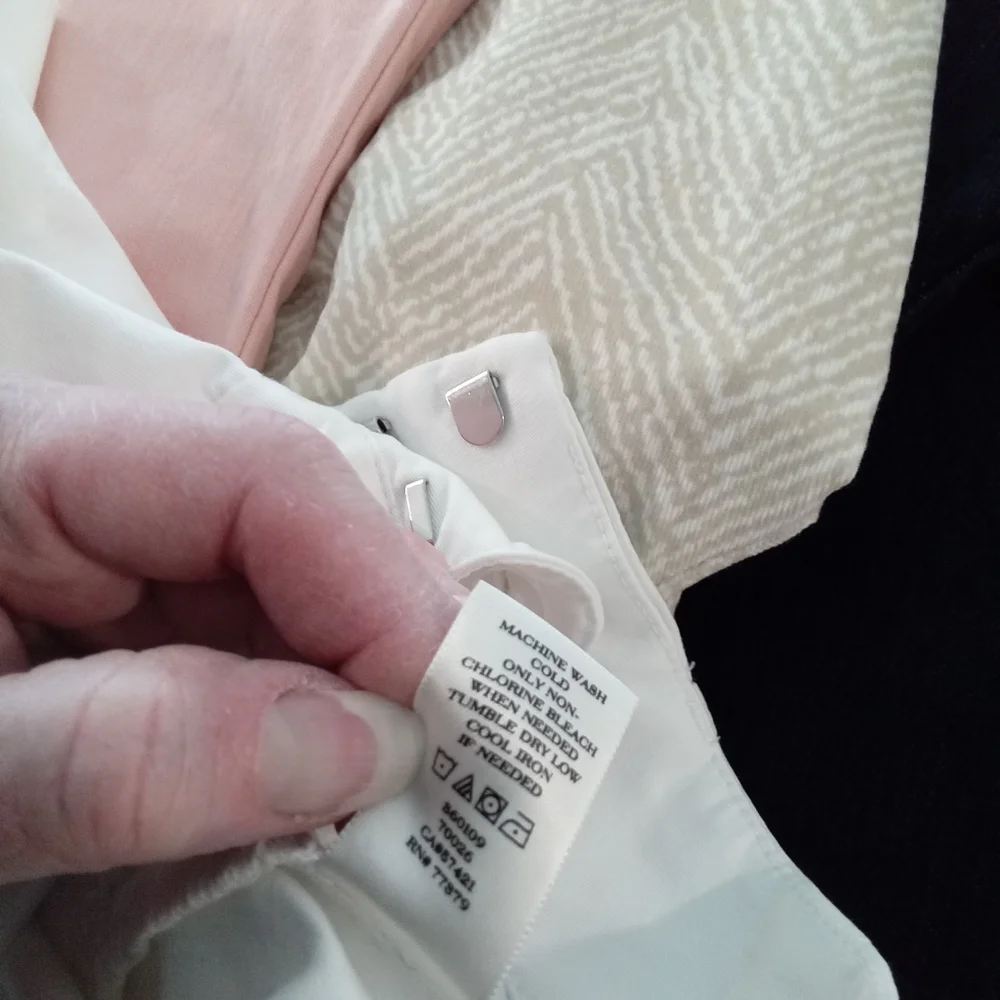 Ann Taylor Petite Size 2 P. Women's White Casual Shorts